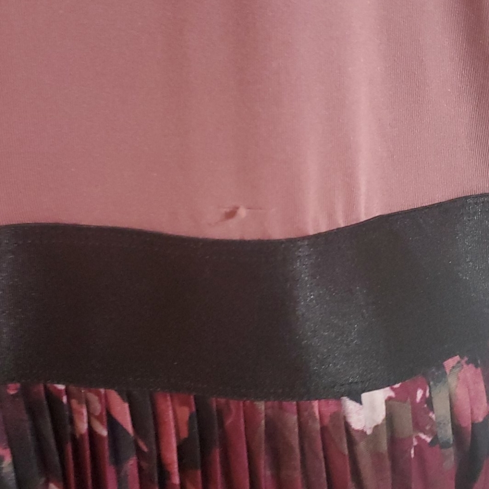 Dress - Picture 3 of 4